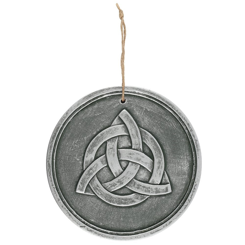 A stunning terracotta wall plaque available in silver effect and striking triquetra design. Also known as a trinity knot, this symbol is commonly used to represent unity. Like many knots, it can be seen as a Celtic symbol for strength. Perfect for garden decoration or indoors! Also available in copper effect Size: H: 20cm x W: 20cm x D: 1.5cm