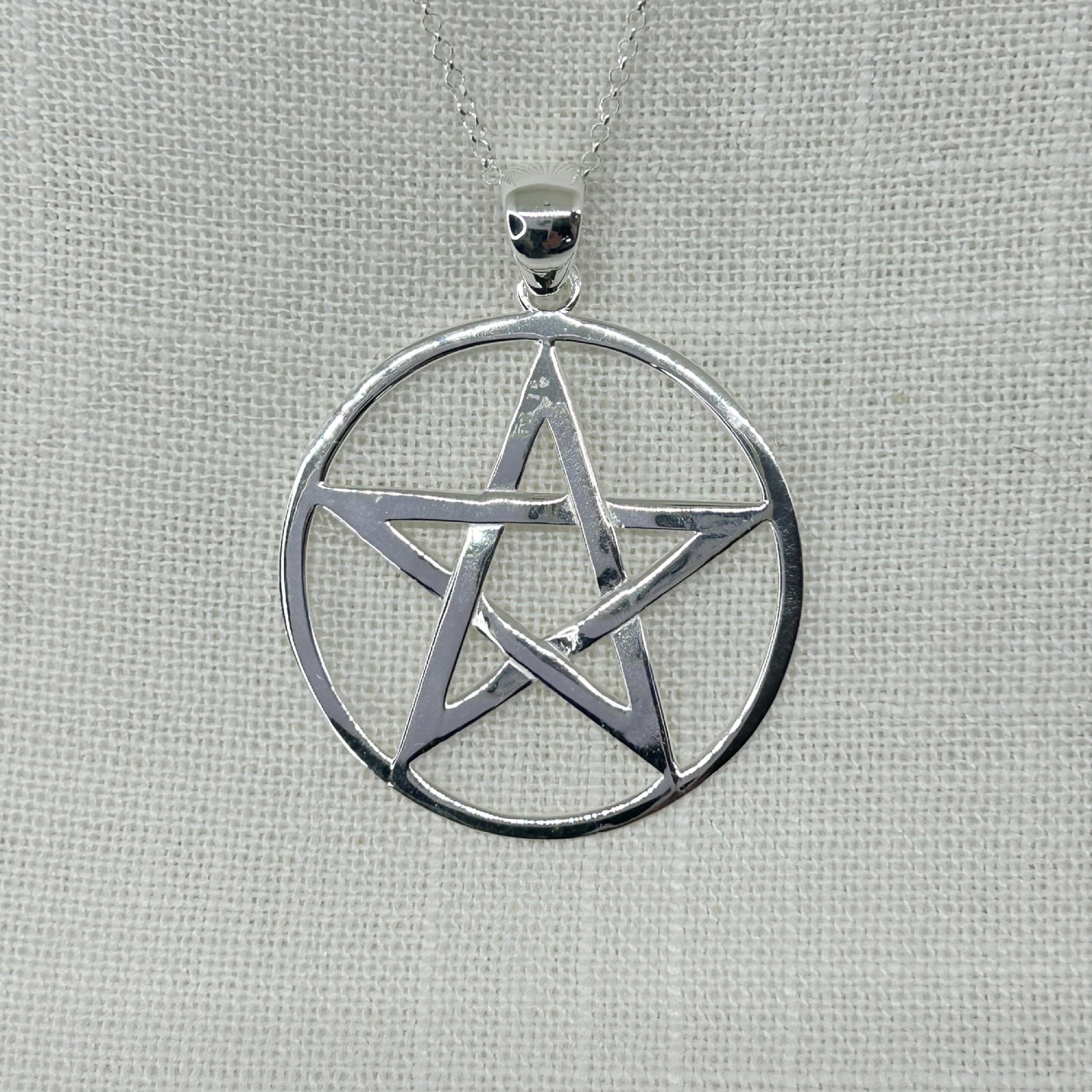 This X Large Silver Pentacle necklace is a nice heavy weight pendant. It has a high polish so looks amazing. Approx 4.5cm including the Bale. Comes supplied on 20" sterling silver cable chain arrives in a tarnish proof bag and gift box.