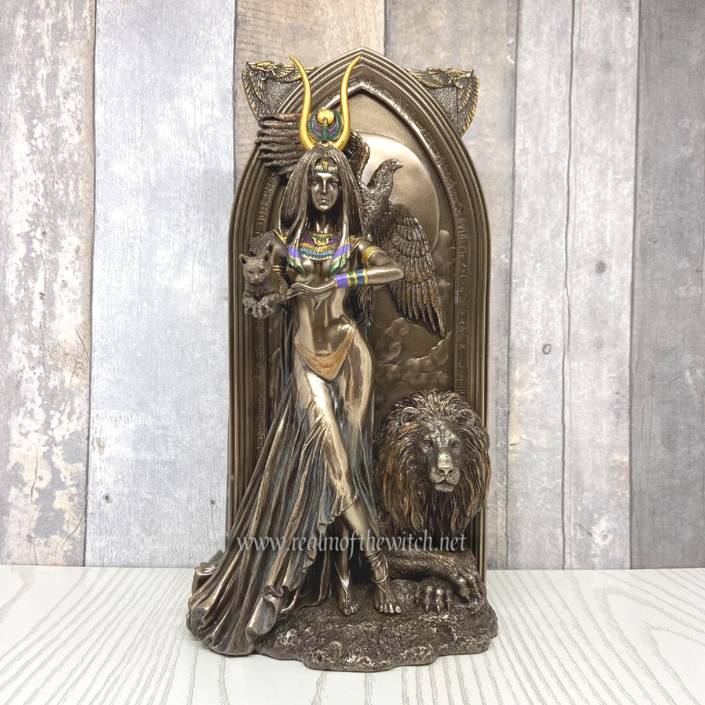 The Priestess Figurine by Ruth Thompson