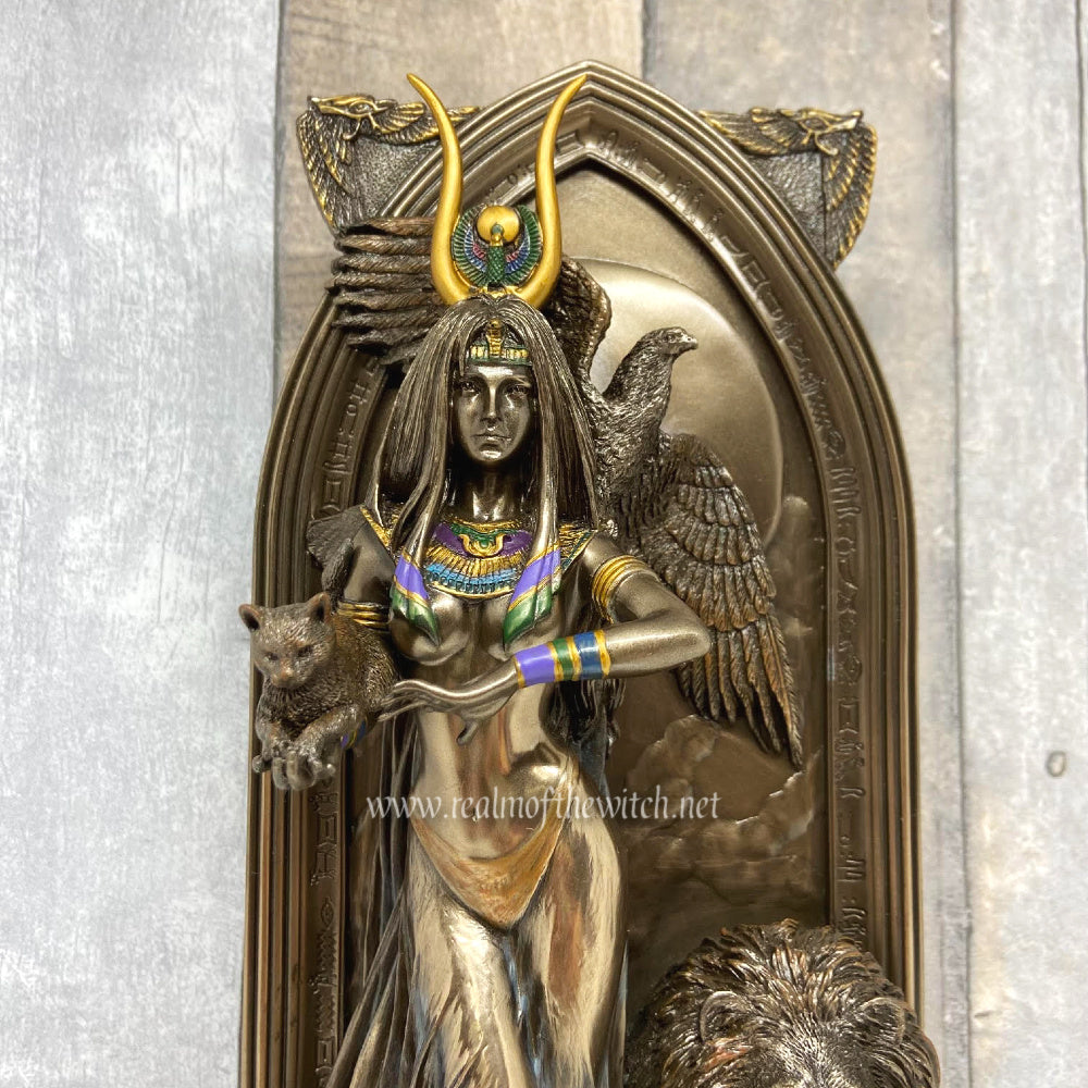 The Priestess Figurine by Ruth Thompson