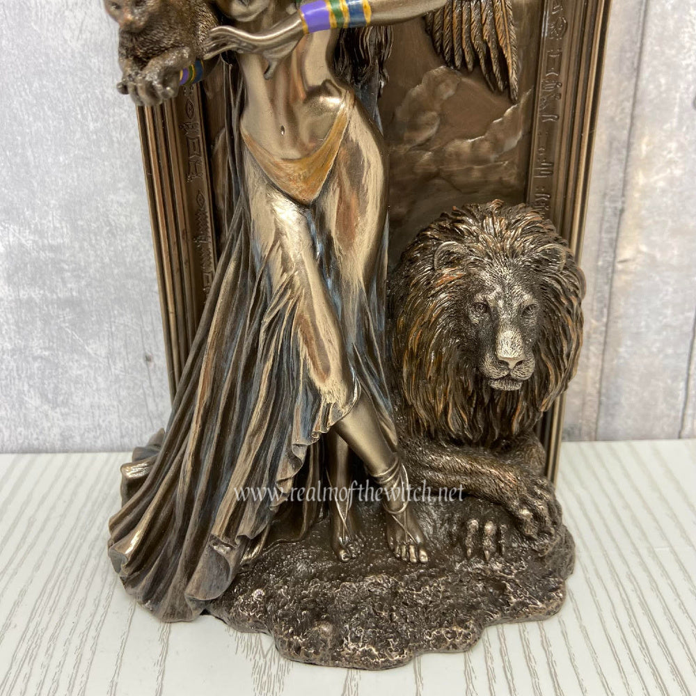 The Priestess Figurine by Ruth Thompson
